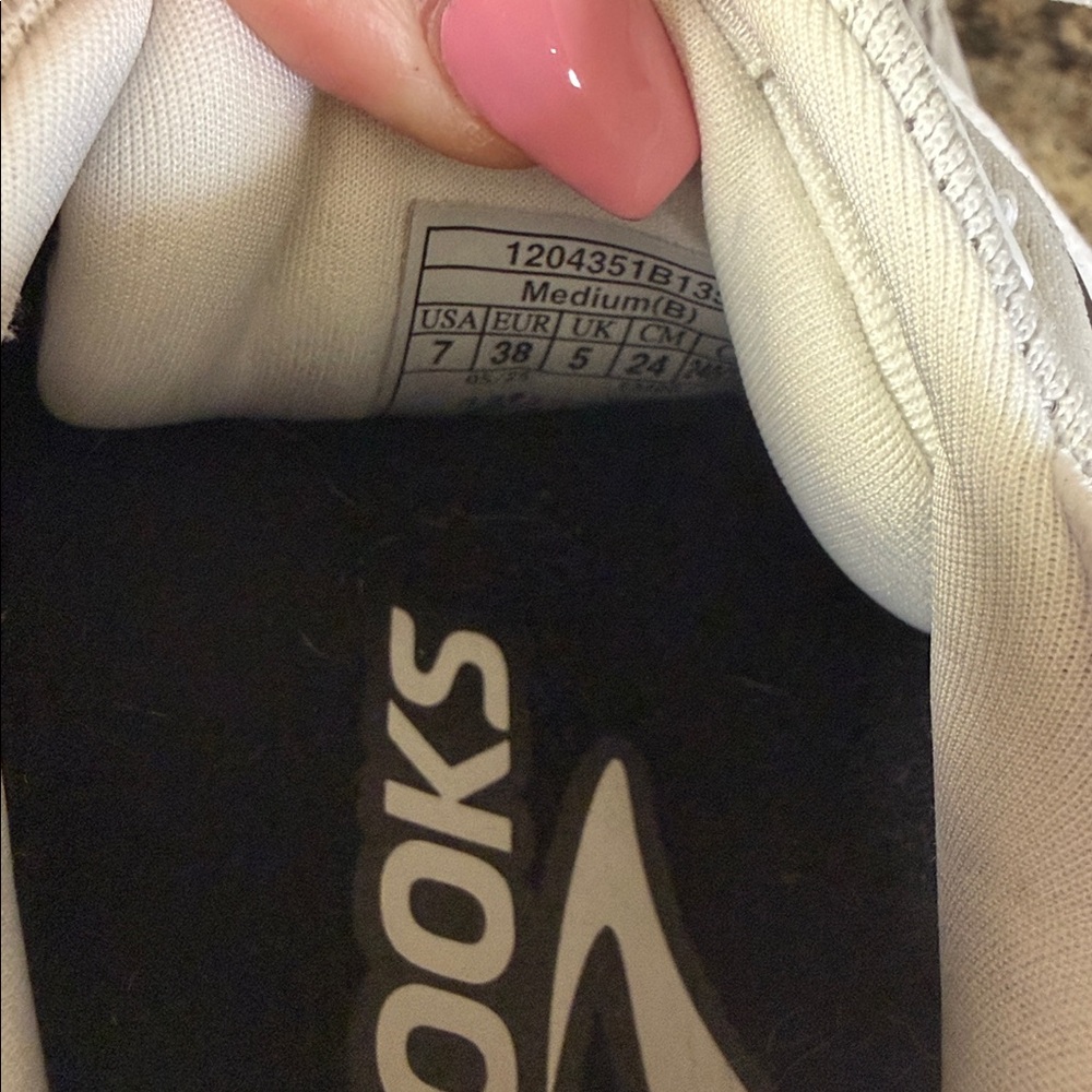 Brooks Women's White and Gray Glycerin Running Sneakers - Picture 10 of 11